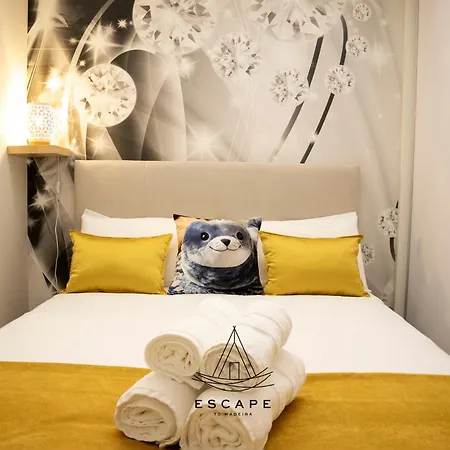 Lobos Dream Flat By Escape To Madeira *