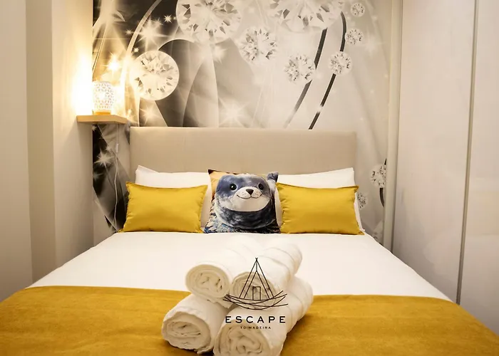 Lobos Dream Flat By Escape To Madeira *